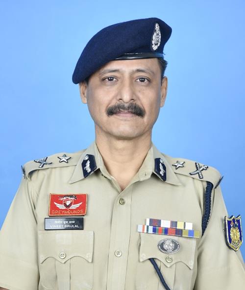 महानिरीक्षक, परि0 कश्मीर सेक्टर- विनीत बृजलाल
