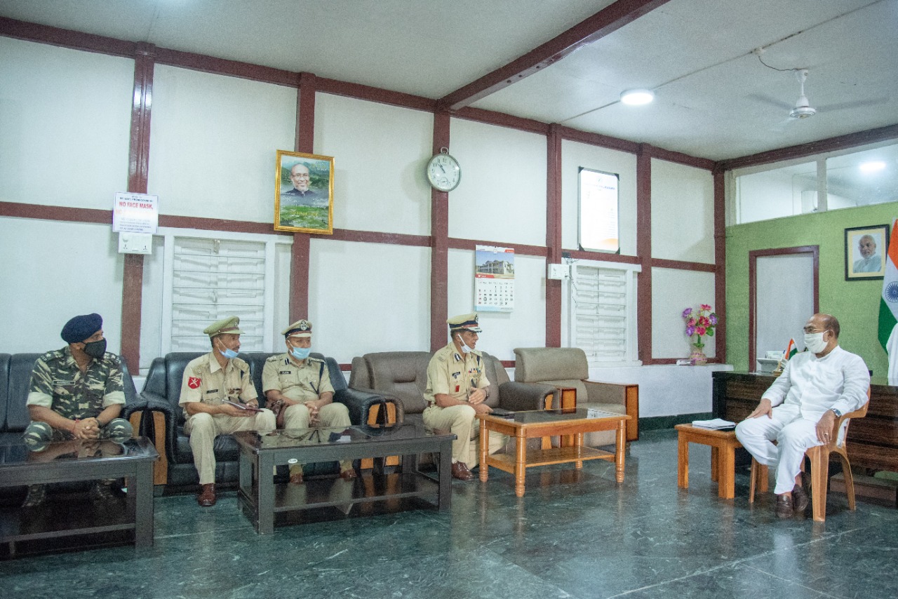   Shri Randeep Datta, PMG, IGP M&amp;N Sector, CRPF called on the Hon'ble Chief Minister of Manipur, Shri N Biren Singh.