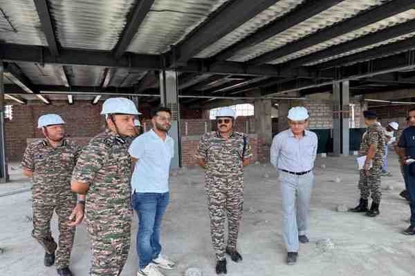 महानिदेशक केरिपुबल ने मुख्यालय की नई इमारत का निरीक्षण किया।